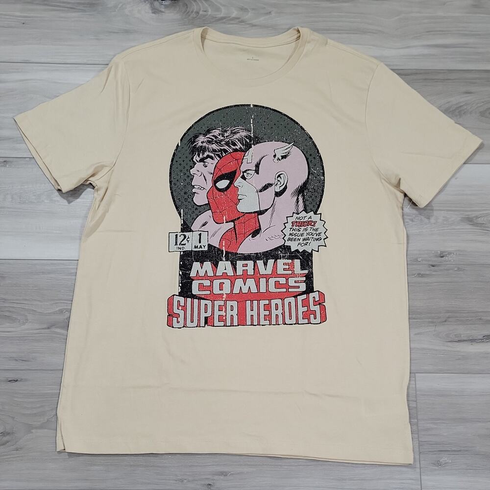 Marvel Comics Graphic T-Shirt Large Cream Short Sleeve Super Heroes